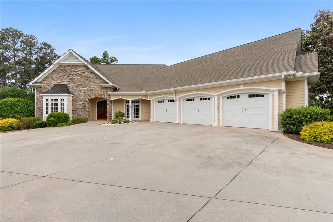 Property image 2 at 8 Shannon Court, Anderson, SC 29626