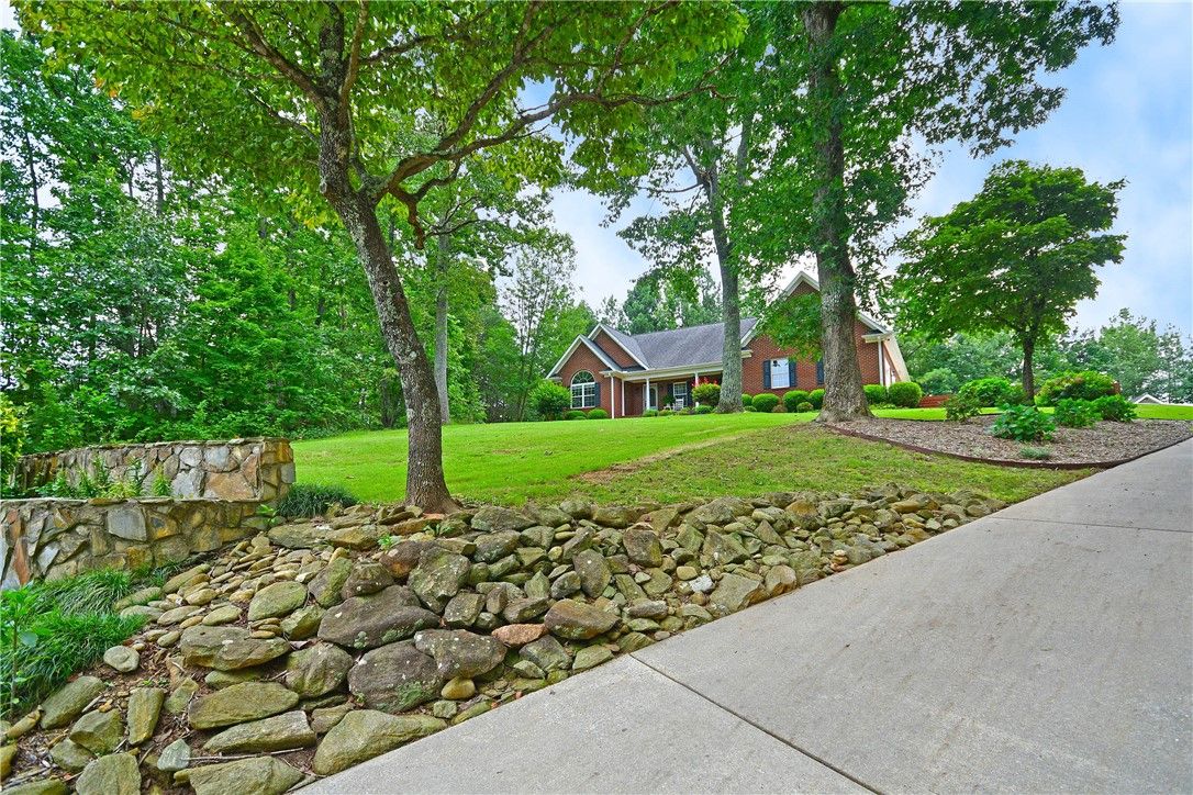 Property image 4 at 119 Devon Court, Easley, SC 29640