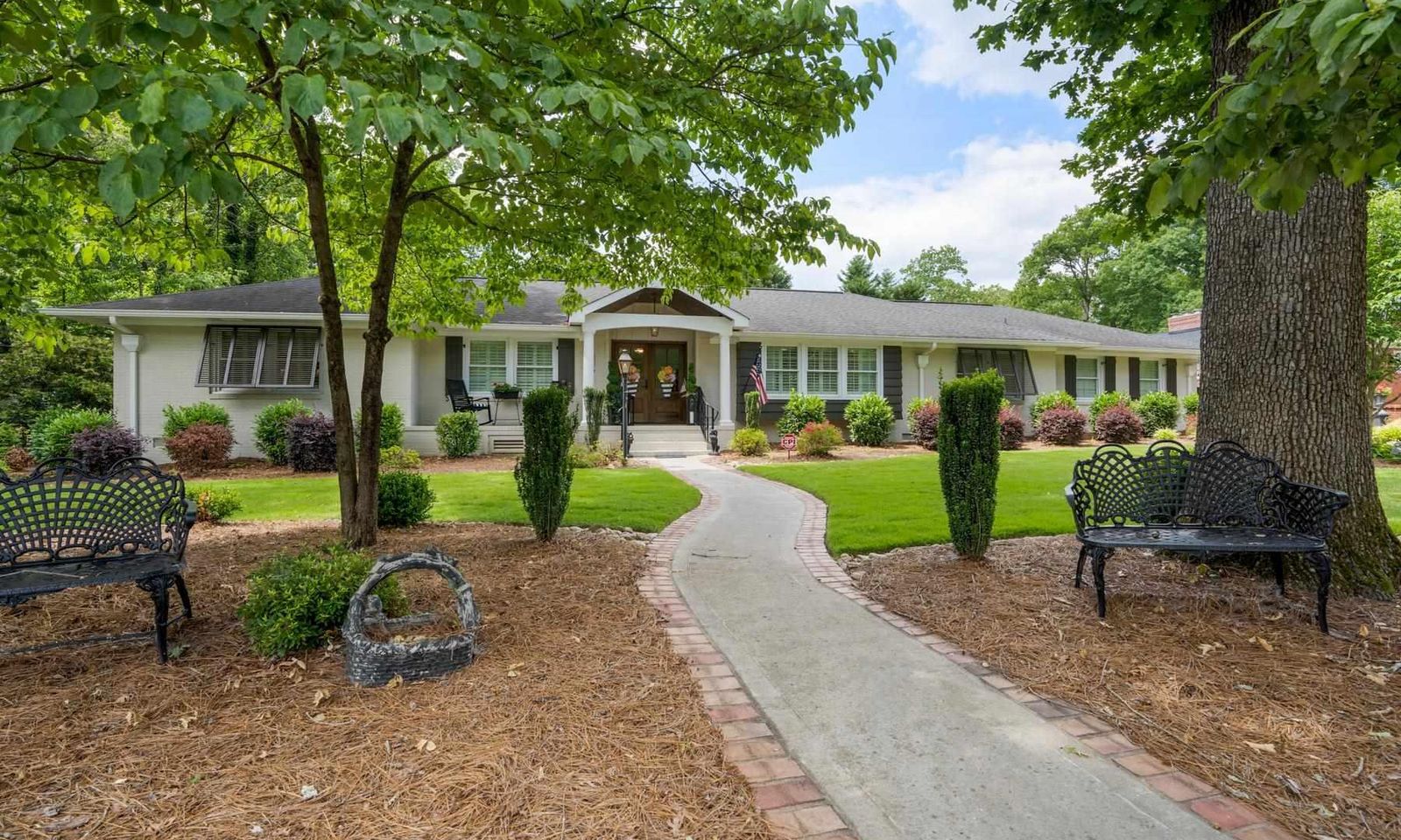 Property image 1 at 10 Botany Road, Greenville, SC 29615