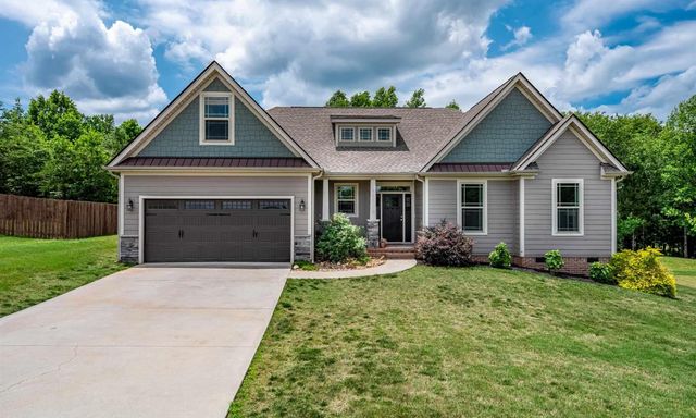 941 Garnet Circle