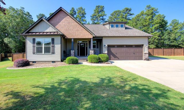 204 Pineknoll Circle