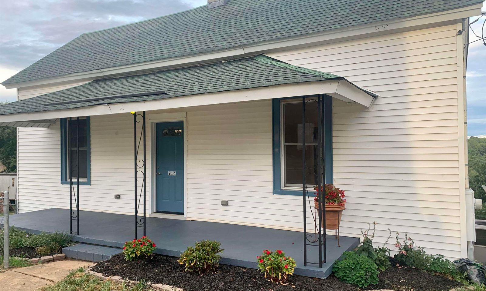 Main image of property at 214 Park Row, Piedmont, SC 29673