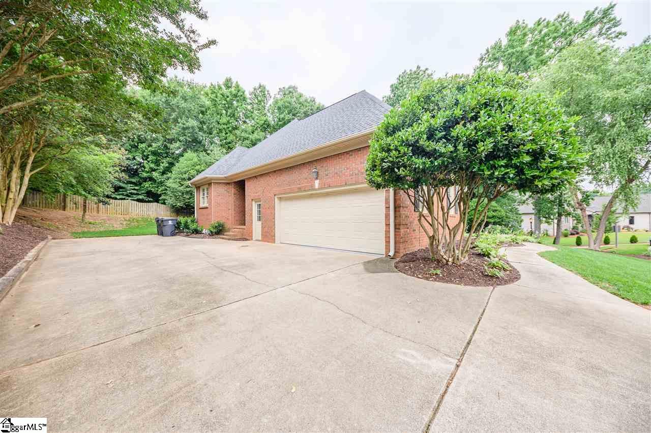 Property image 4 at 524 Ladykirk Lane, Greer, SC 29650