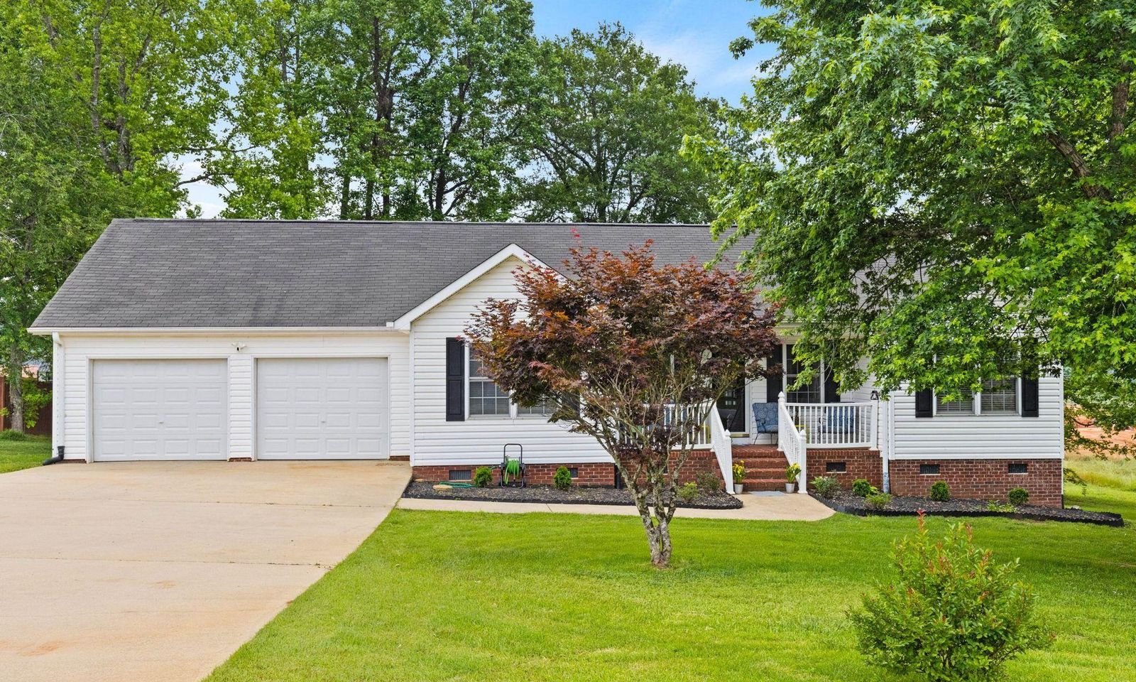 Property image 2 at 415 Alethia Street, Easley, SC 29642