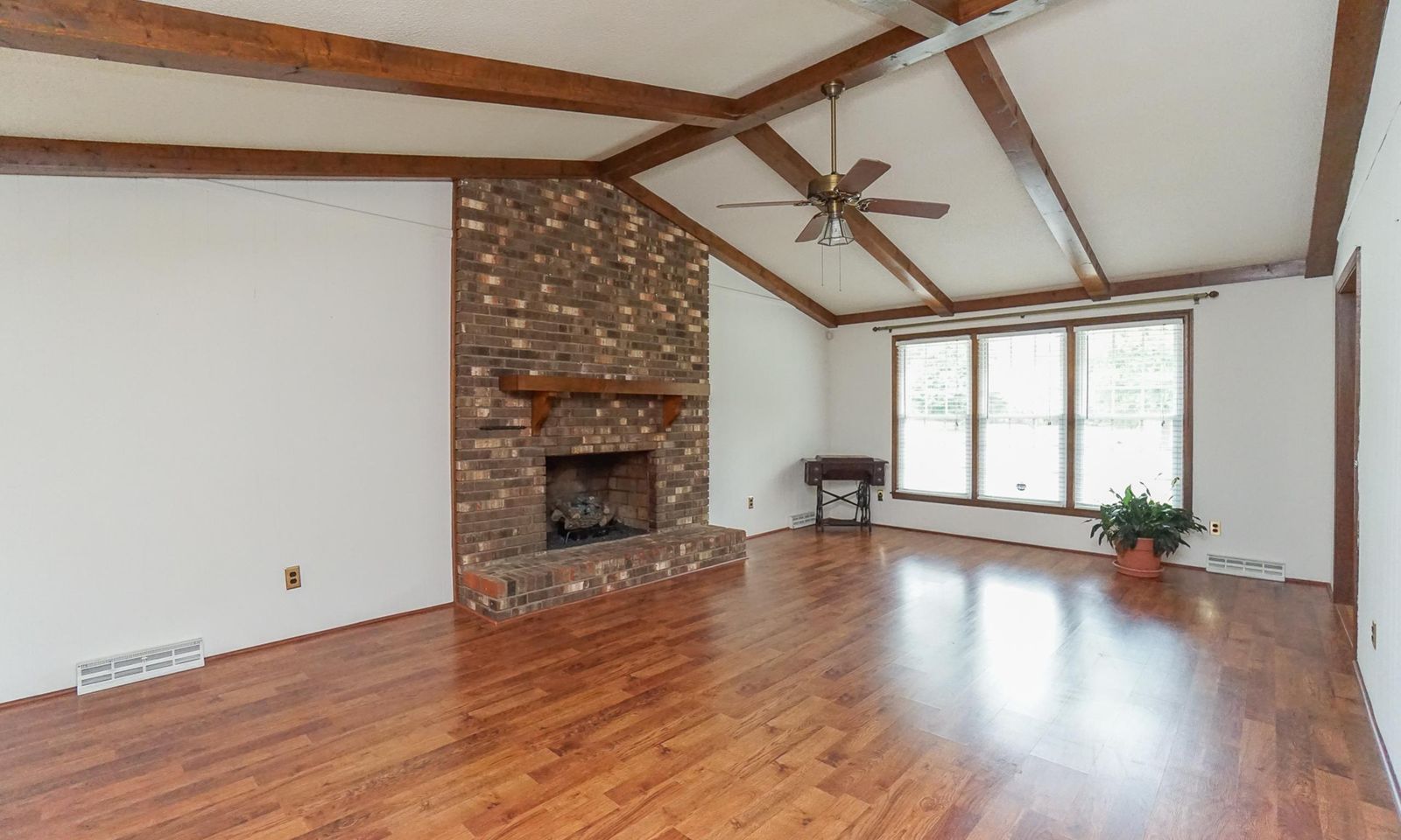 Property image 4 at 200 Barry Drive, Greer, SC 29650