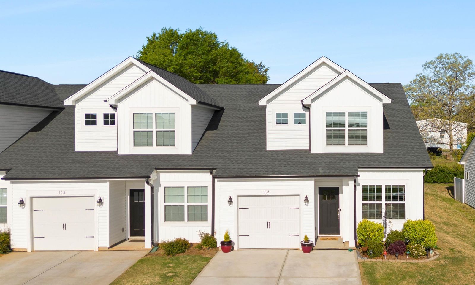 The Pines, Greer Community