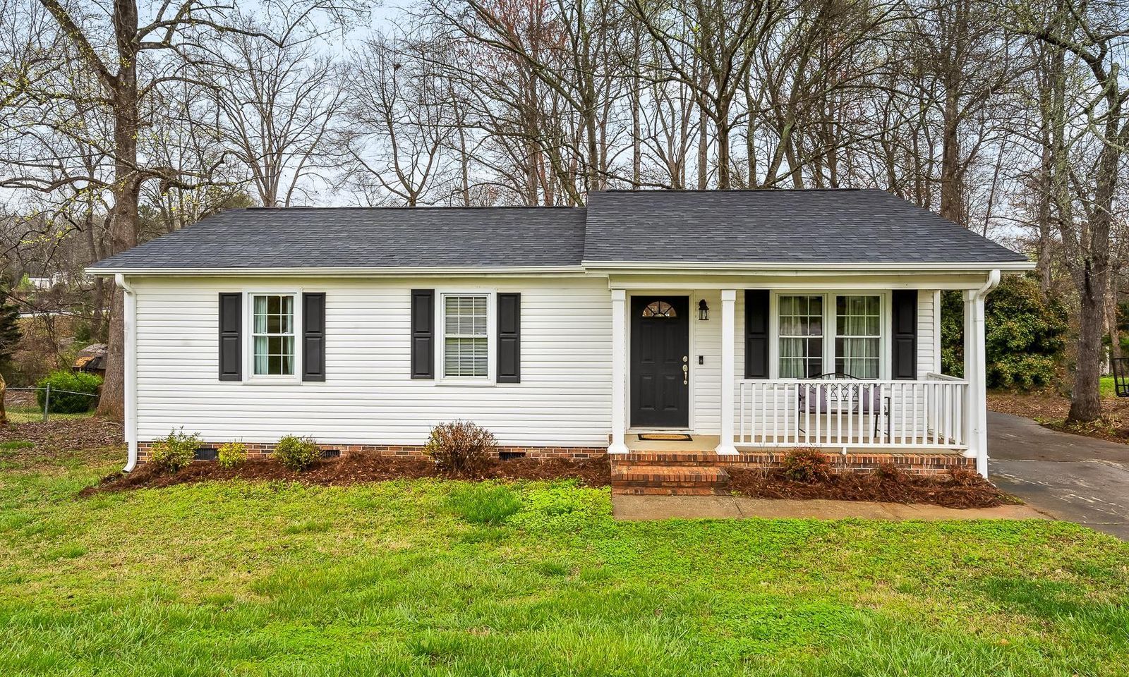 Property image 1 at 3 N Kings Drive, Fountain Inn, SC 29644