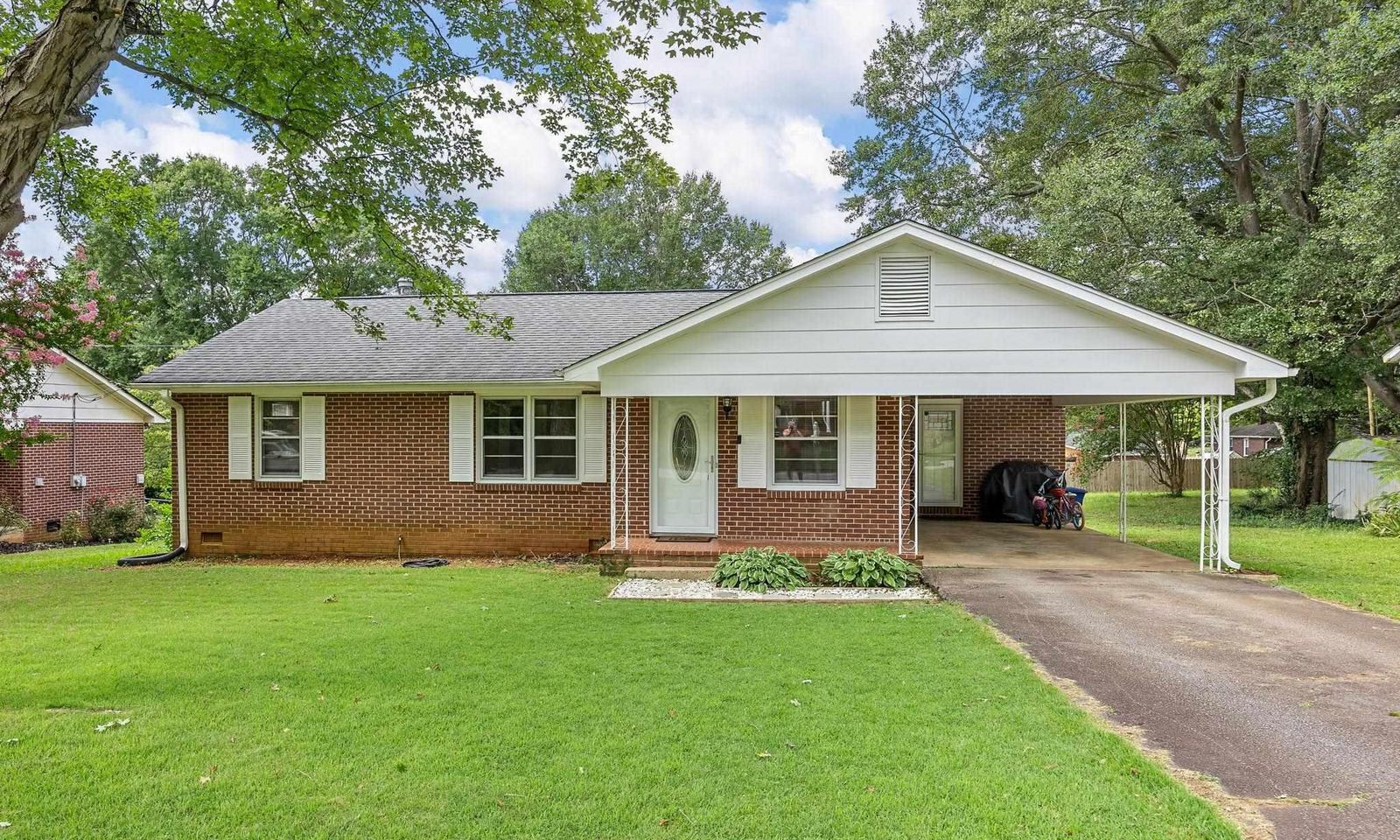 Property image 2 at 104 1st Avenue, Spartanburg, SC 29302