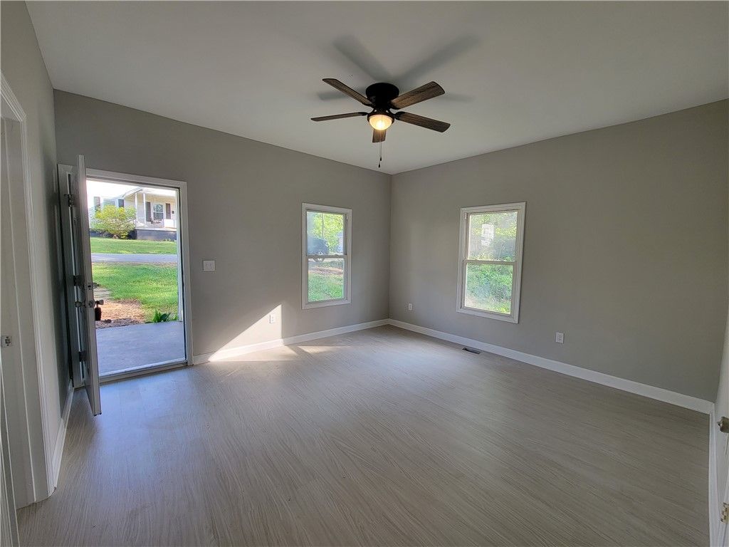 Property image 2 at 18 Clemson Street, Liberty, SC 29657