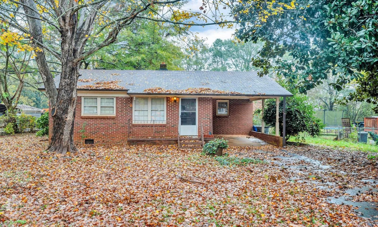 Property image 1 at 6 Tawba Lane, Greenville, SC 29617