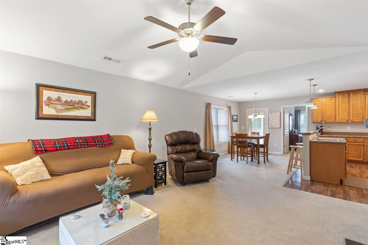 Property image 2 at 3 Maplecroft Street, Greenville, SC 29609