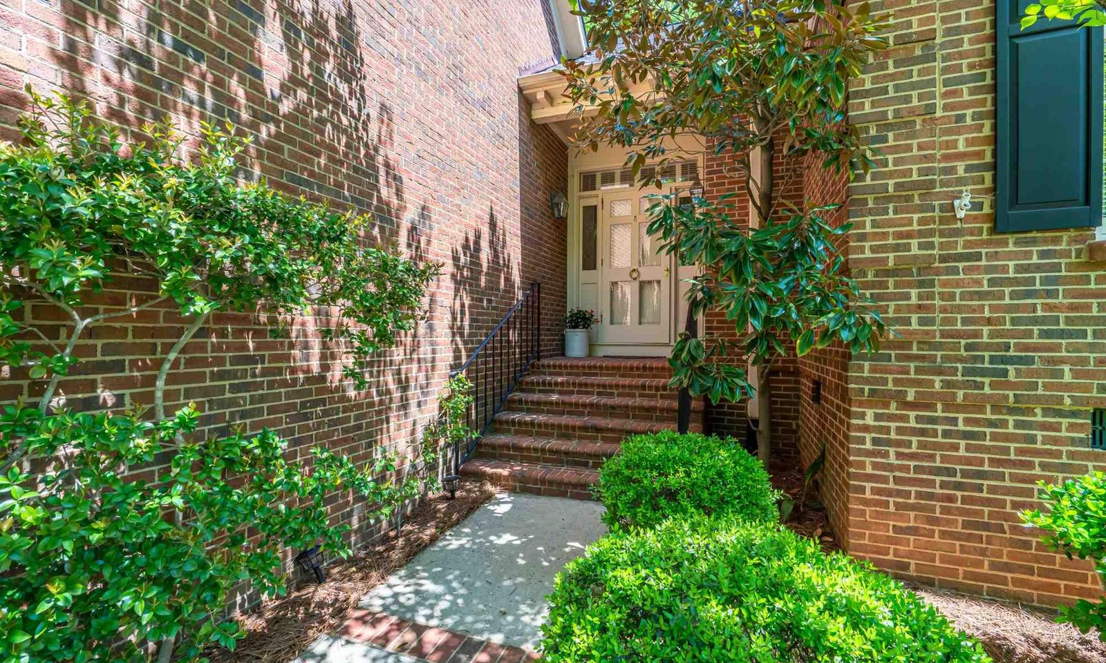 Property image 2 at 8 Landsdown Avenue, Greenville, SC 29601