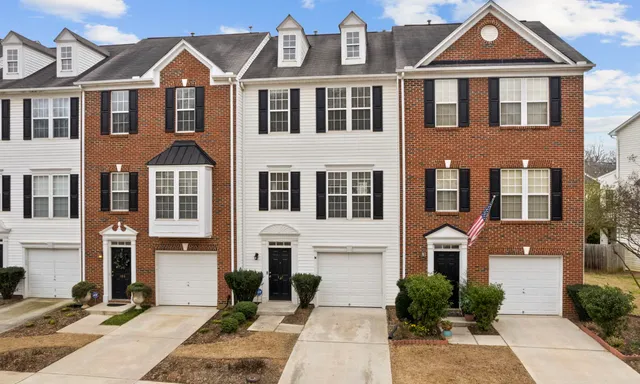 107 SYLVAN OAK Way