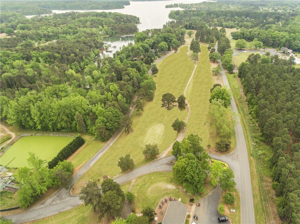 Property image 2 at 1010 Cove Circle, Anderson, SC 29626