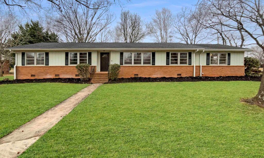 8 Howell Circle