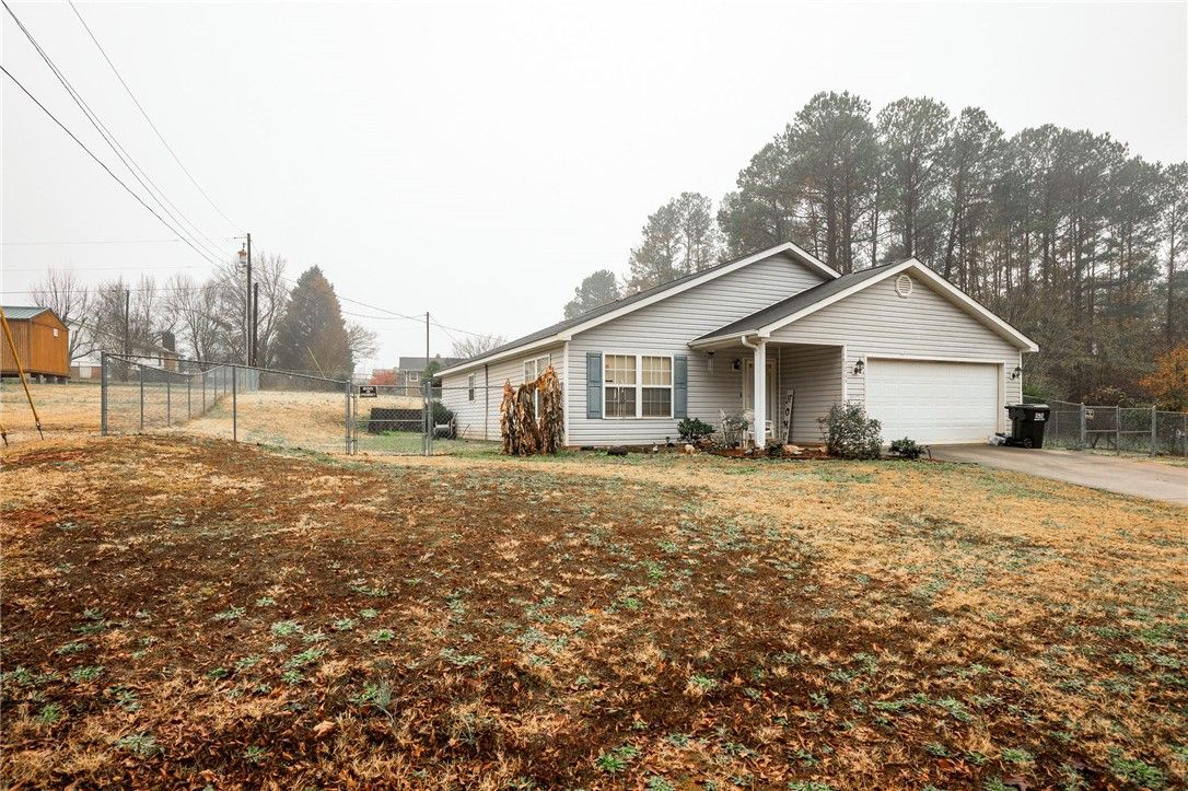 Property image 2 at 3209 Dobbins Bridge Road, Anderson, SC 29626