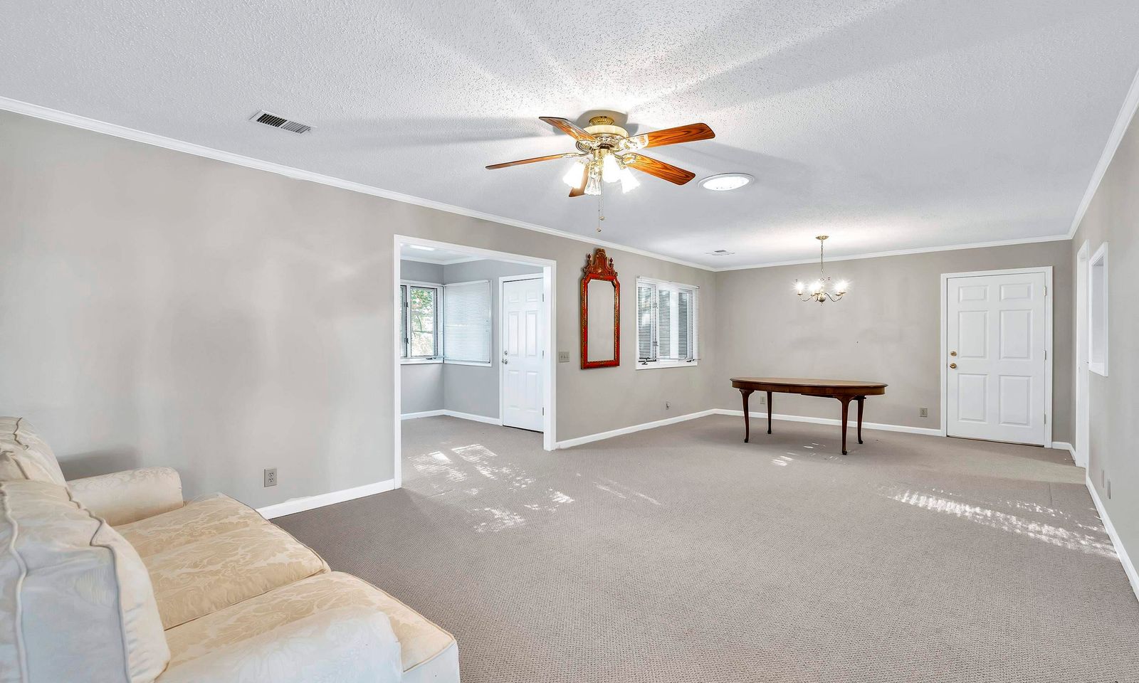 Property image 3 at 405 Lakeside Circle, Greenville, SC 29615