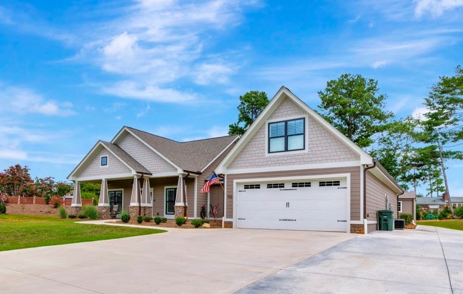 Property image 1 at 703 Ploma Drive, Seneca, SC 29678
