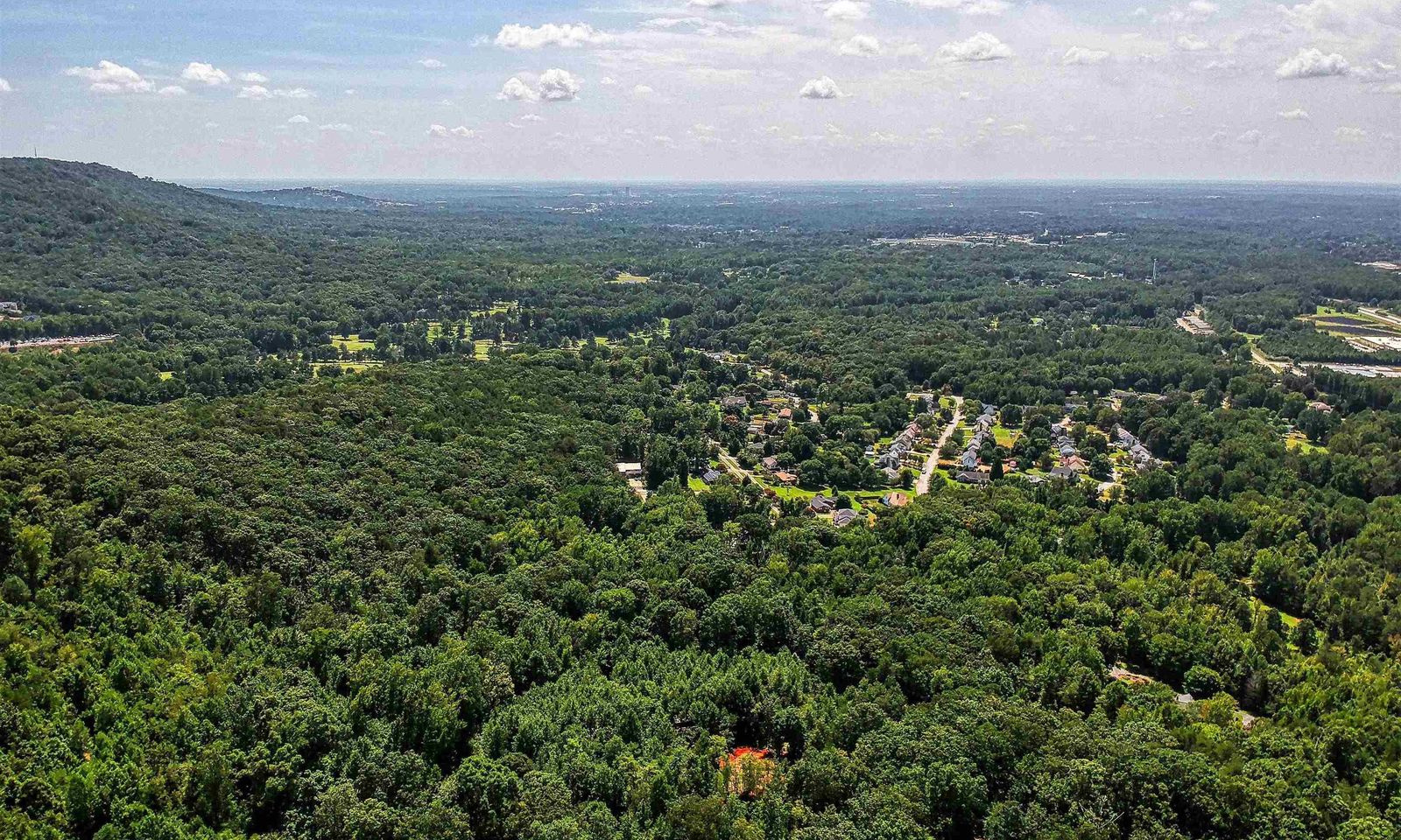Property image 2 at 11 Tropicana Court, Greenville, SC 29609
