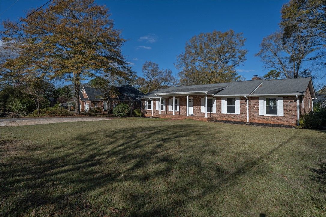 Property image 1 at 206 Westminster Drive, Pendleton, SC 29670