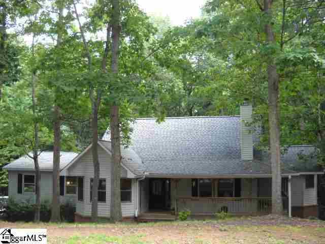 Main image of property at 2 Bromsgrove Drive, Greenville, SC 29609