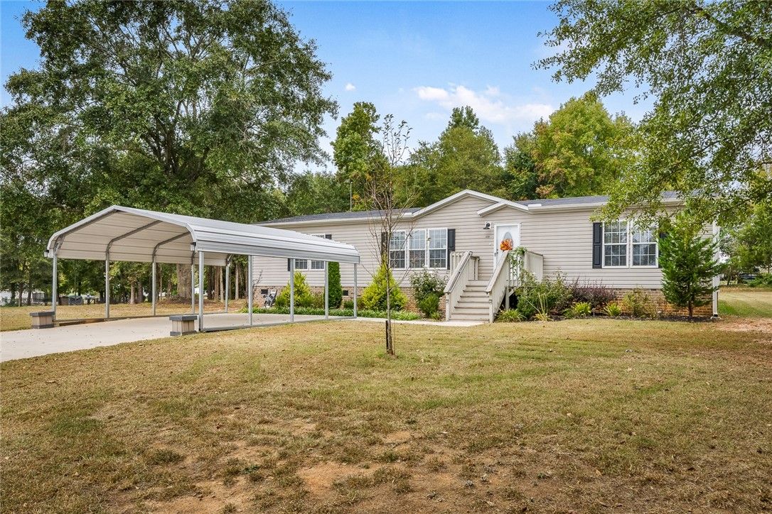 Property image 2 at 105 Twin Oaks Court, Iva, SC 29655