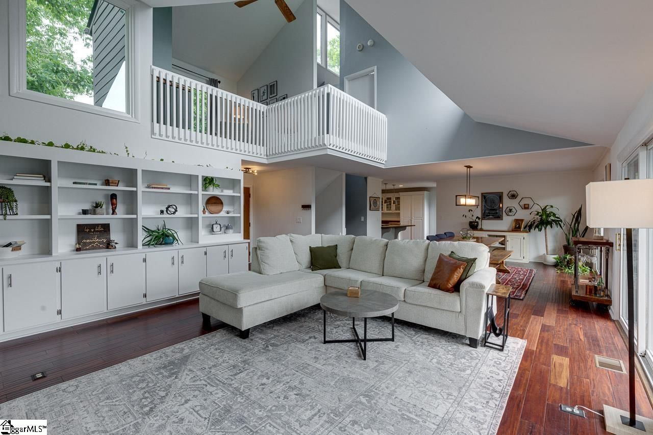 Property image 5 at 2 Hickory Ridge, Greenville, SC 29609