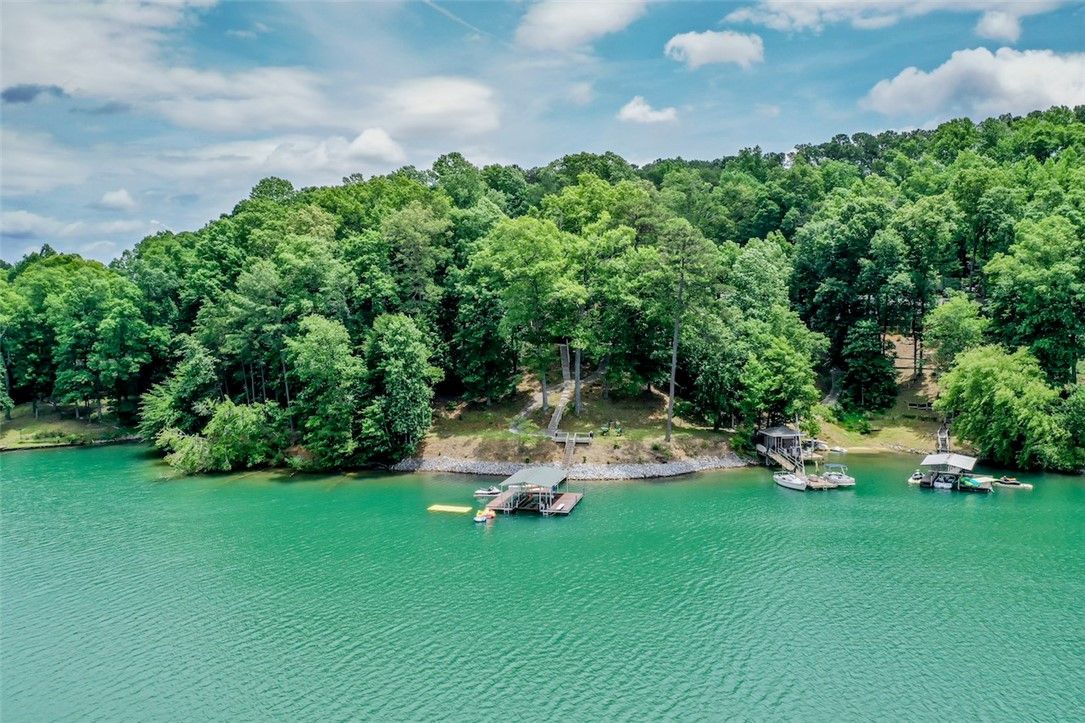Property image 2 at 313 Harbor Drive, Seneca, SC 29672