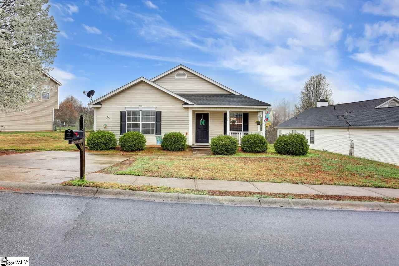 Property image 3 at 320 Hampton Ridge Drive, Greer, SC 29651