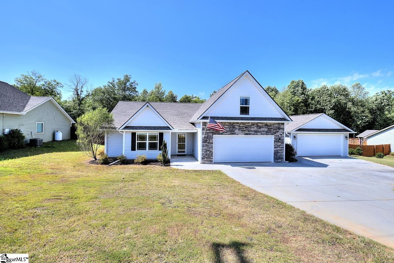 Property image 2 at 147 Lyman Lake Road, Lyman, SC 29365
