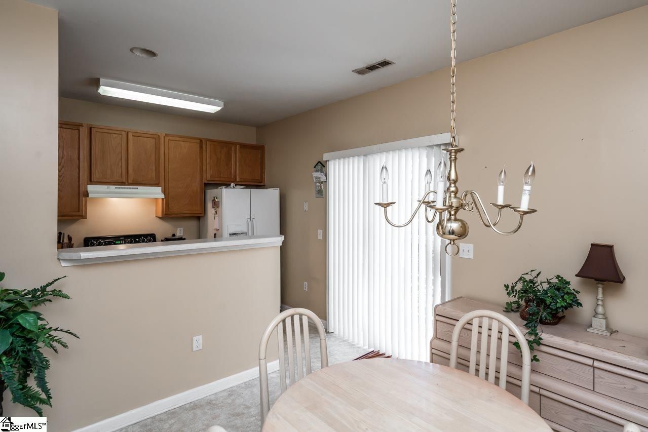 Property image 4 at 20 Robin Hood Road, Greenville, SC 29607