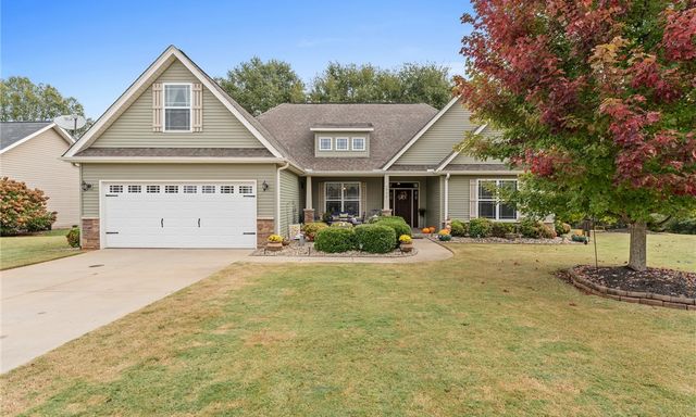 304 Knoll View Drive