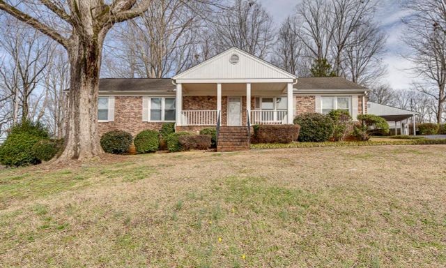 136 Brookhaven Circle