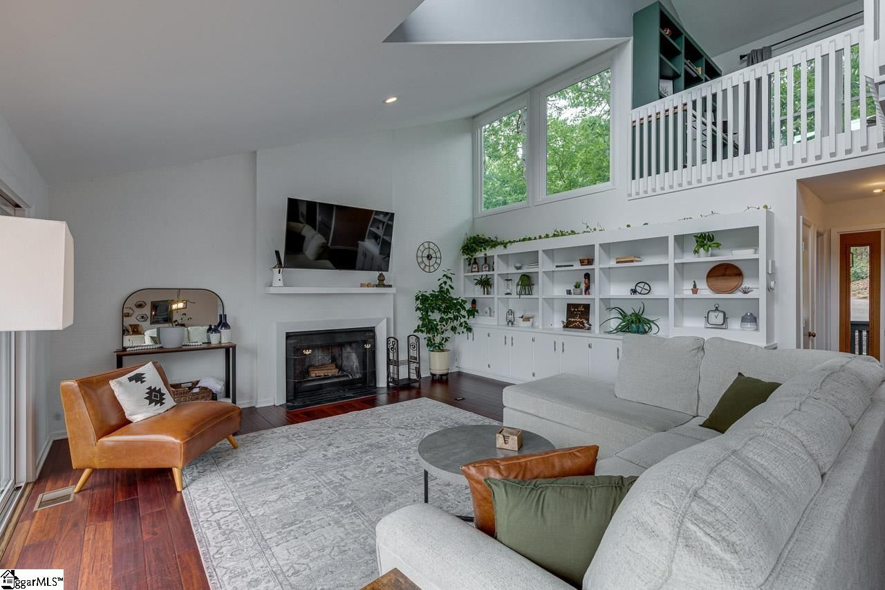 Property image 4 at 2 Hickory Ridge, Greenville, SC 29609