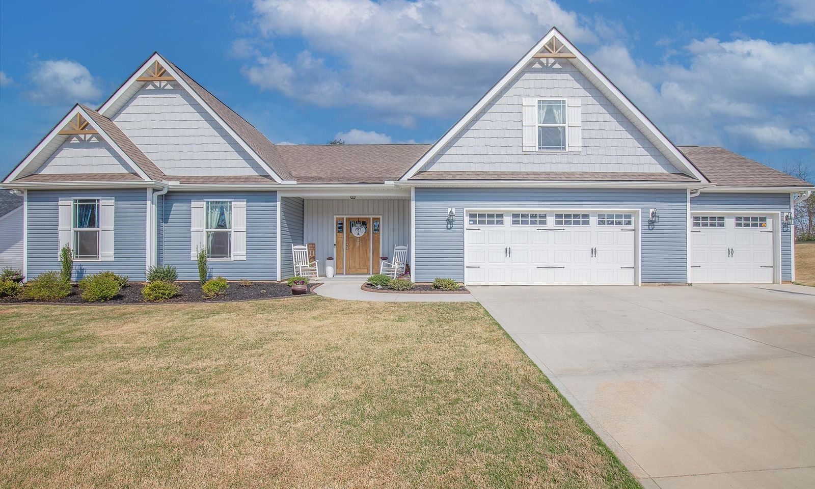 Main image of property at 22 Waters Meadow Trail, Taylors, SC 29687-6182