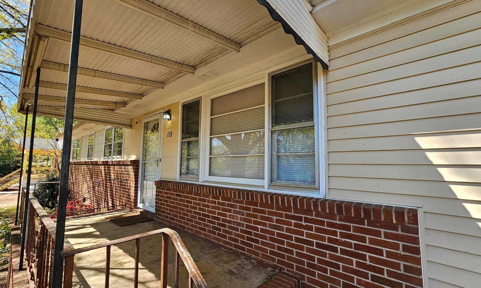 Property image 2 at 118 Sulphur Springs Drive, Greenville, SC 29617