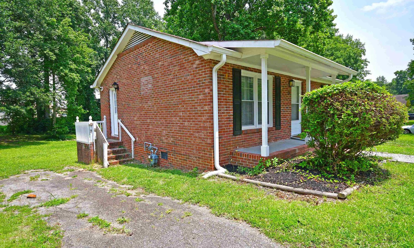 Property image 3 at 15 Queens Street, Fountain Inn, SC 29644