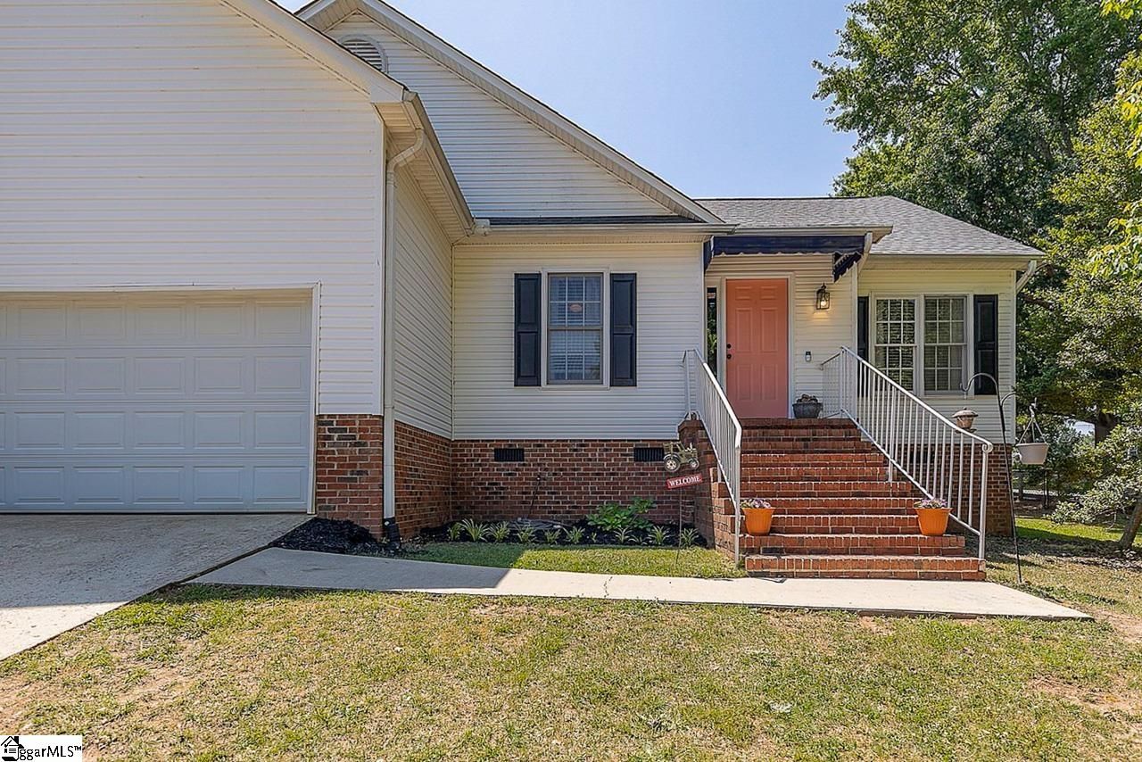 Property image 5 at 2 Flannery Court, Fountain Inn, SC 29644