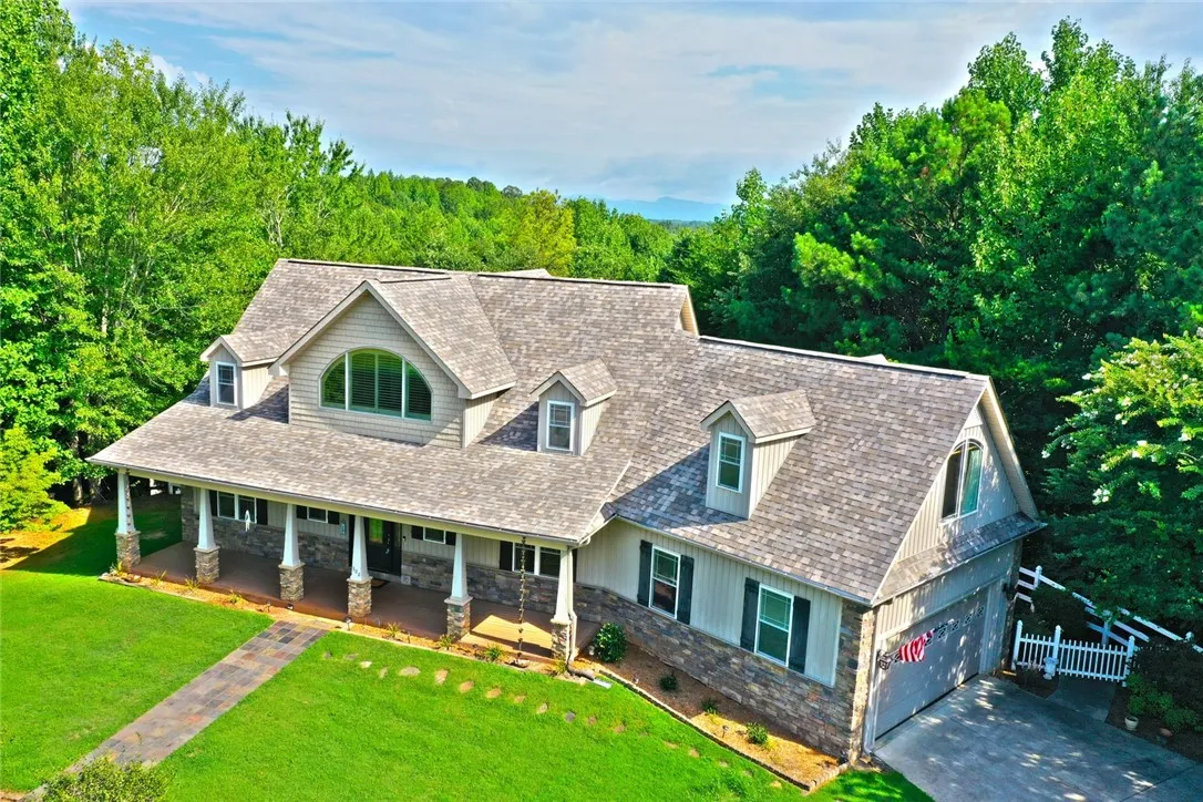 Blue Mountain Estates, Seneca Community