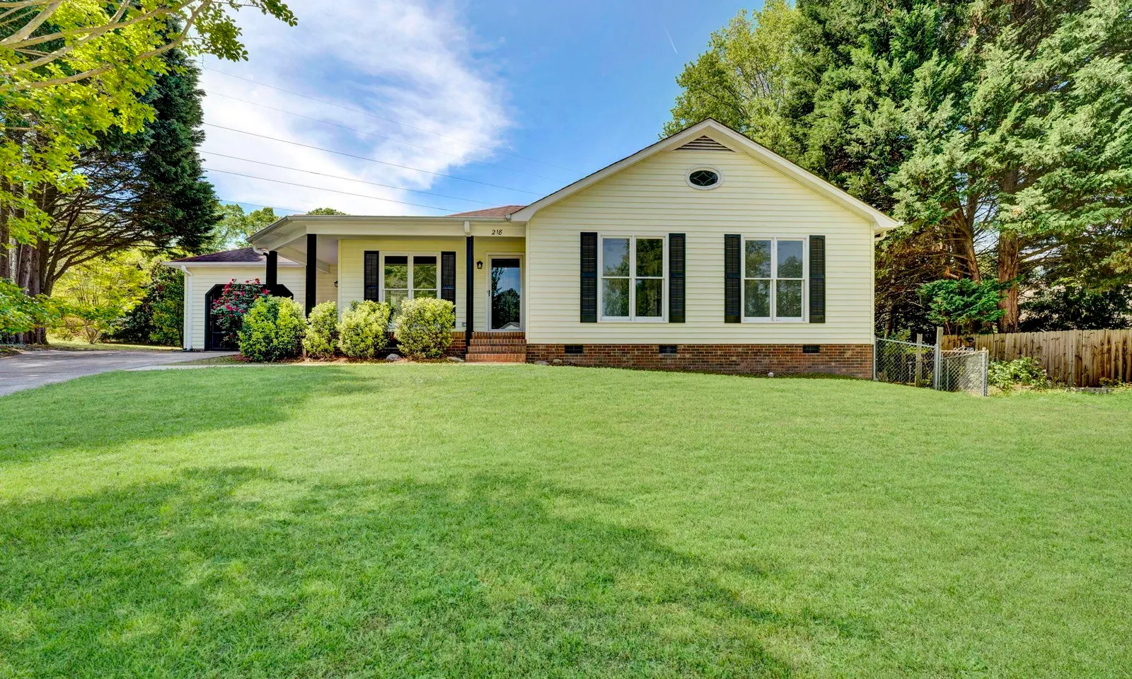 Russton Place, Taylors Community