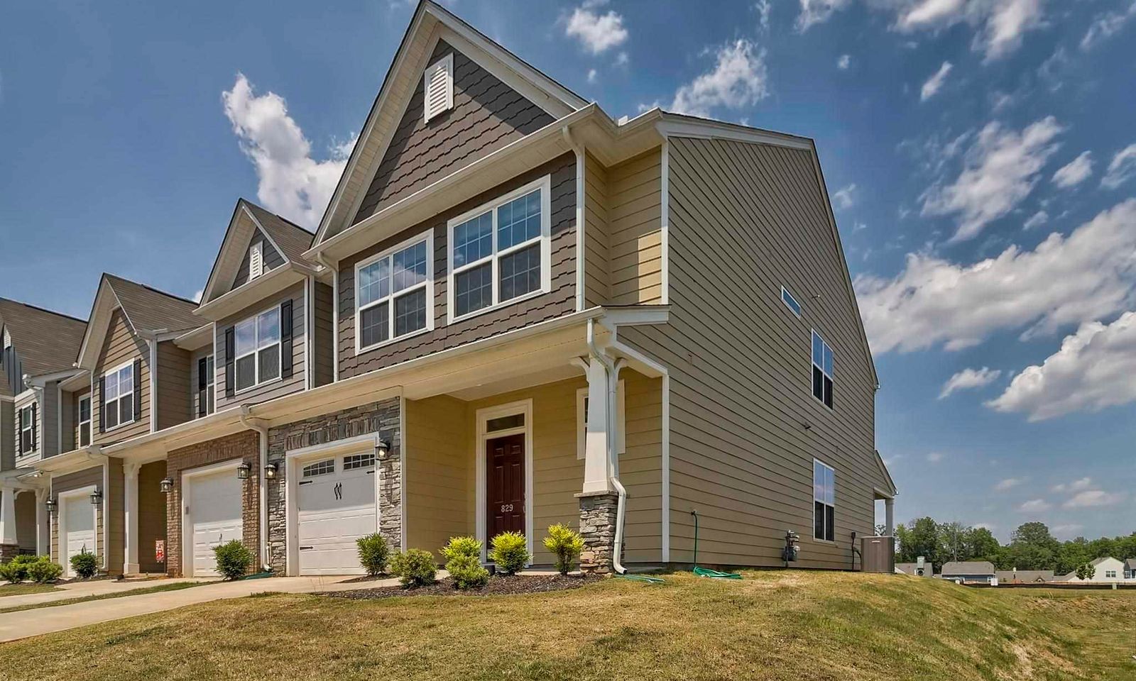 Property image 2 at 829 Appleby Drive, Simpsonville, SC 29681