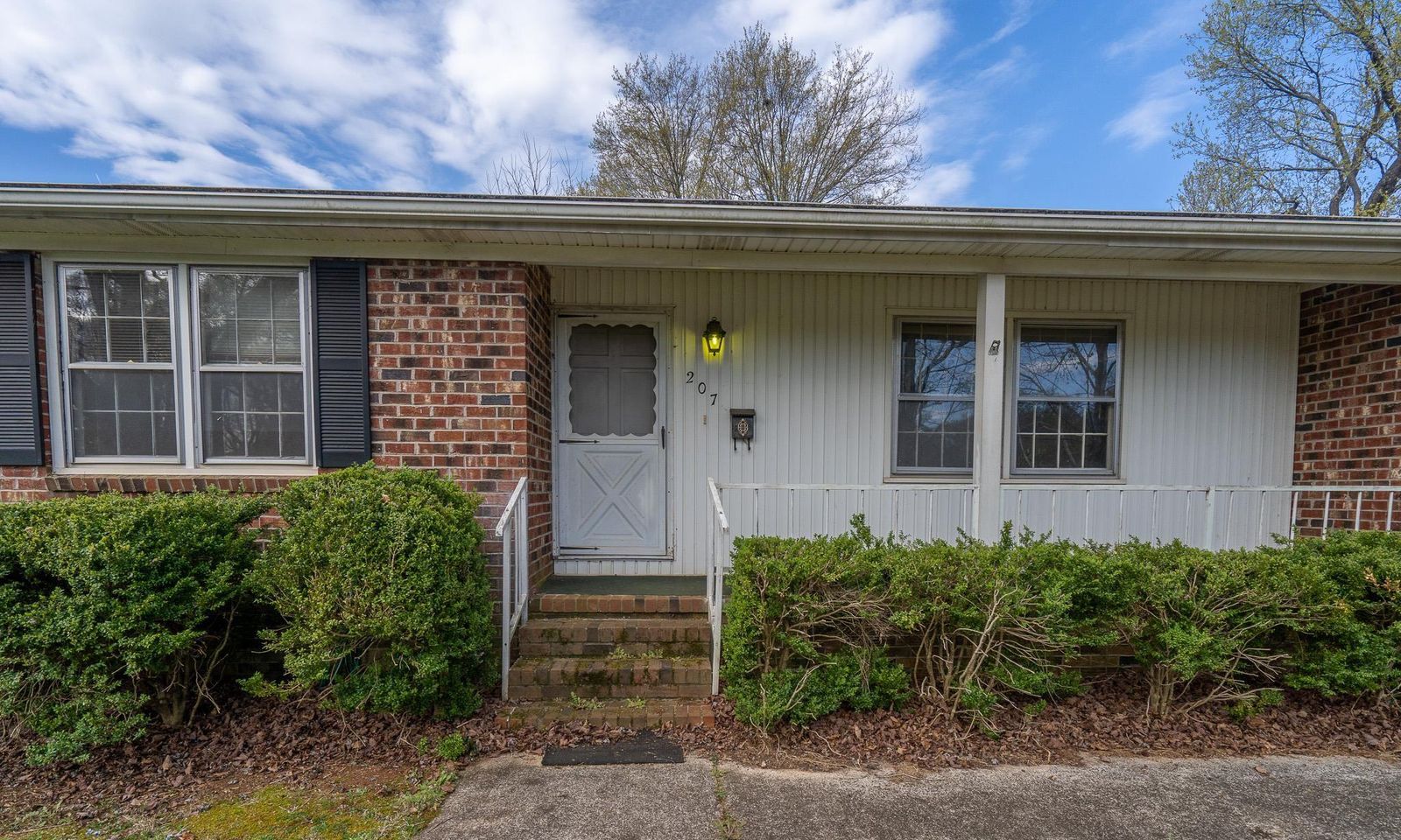 Property image 3 at 207 Lakewood Circle, Greer, SC 29651-5956