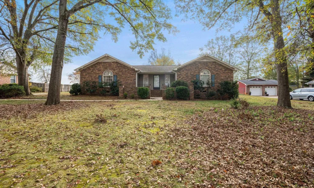 17 Carriage Drive