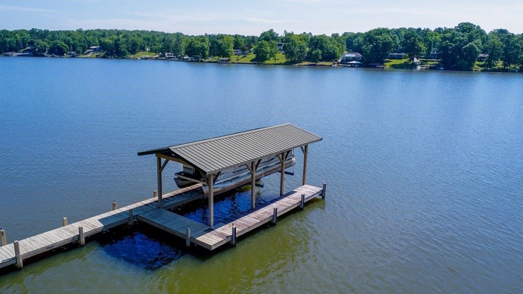 Property image 3 at 732 Eagles Harbor Drive, Hodges, SC 29653
