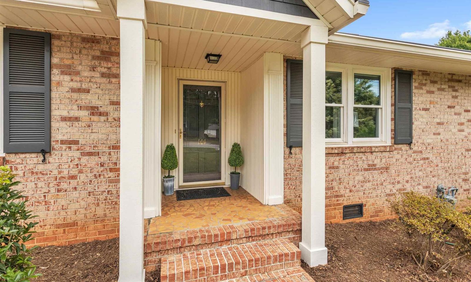 Property image 3 at 101 Batesview Drive, Greenville, SC 29607