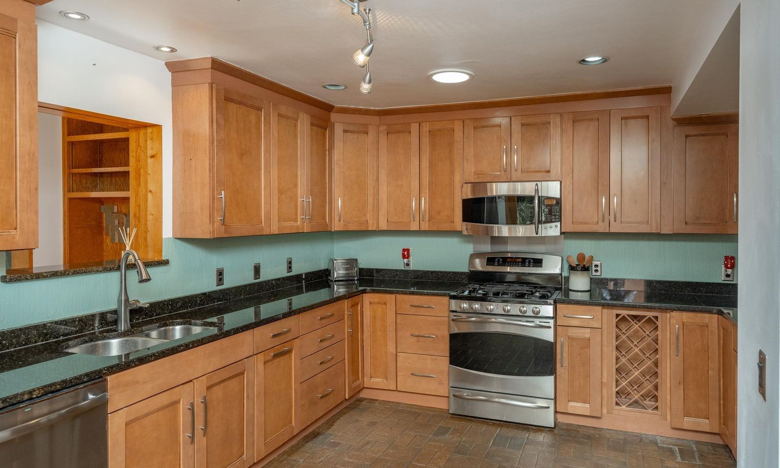 Property image 5 at 306 Oak Brook Way, Taylors, SC 29687