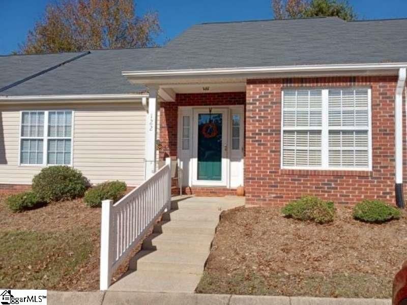 Main image of property at 122 Brookhill Place, Mauldin, SC 29662