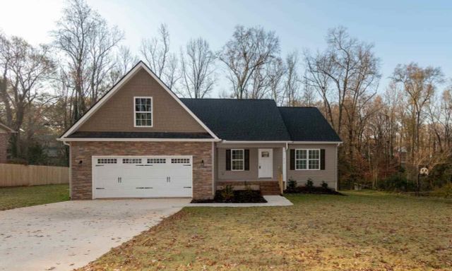 313 Lakewood Circle