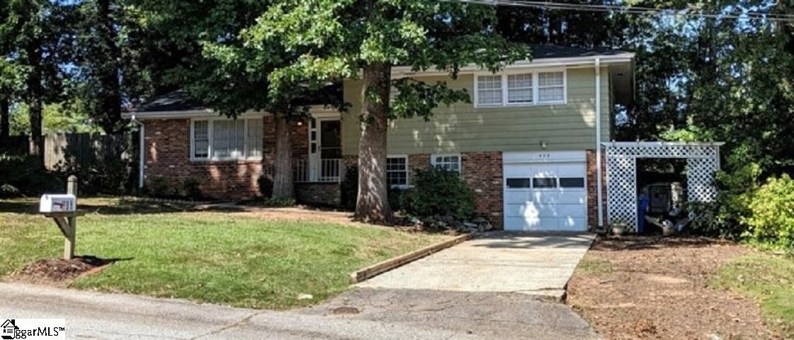 Main image of property at 808 Pine Creek Drive, Greenville, SC 29605