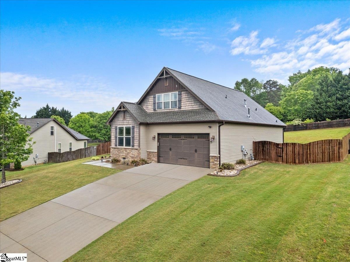 Property image 2 at 30 Arbolado Way, Greer, SC 29651